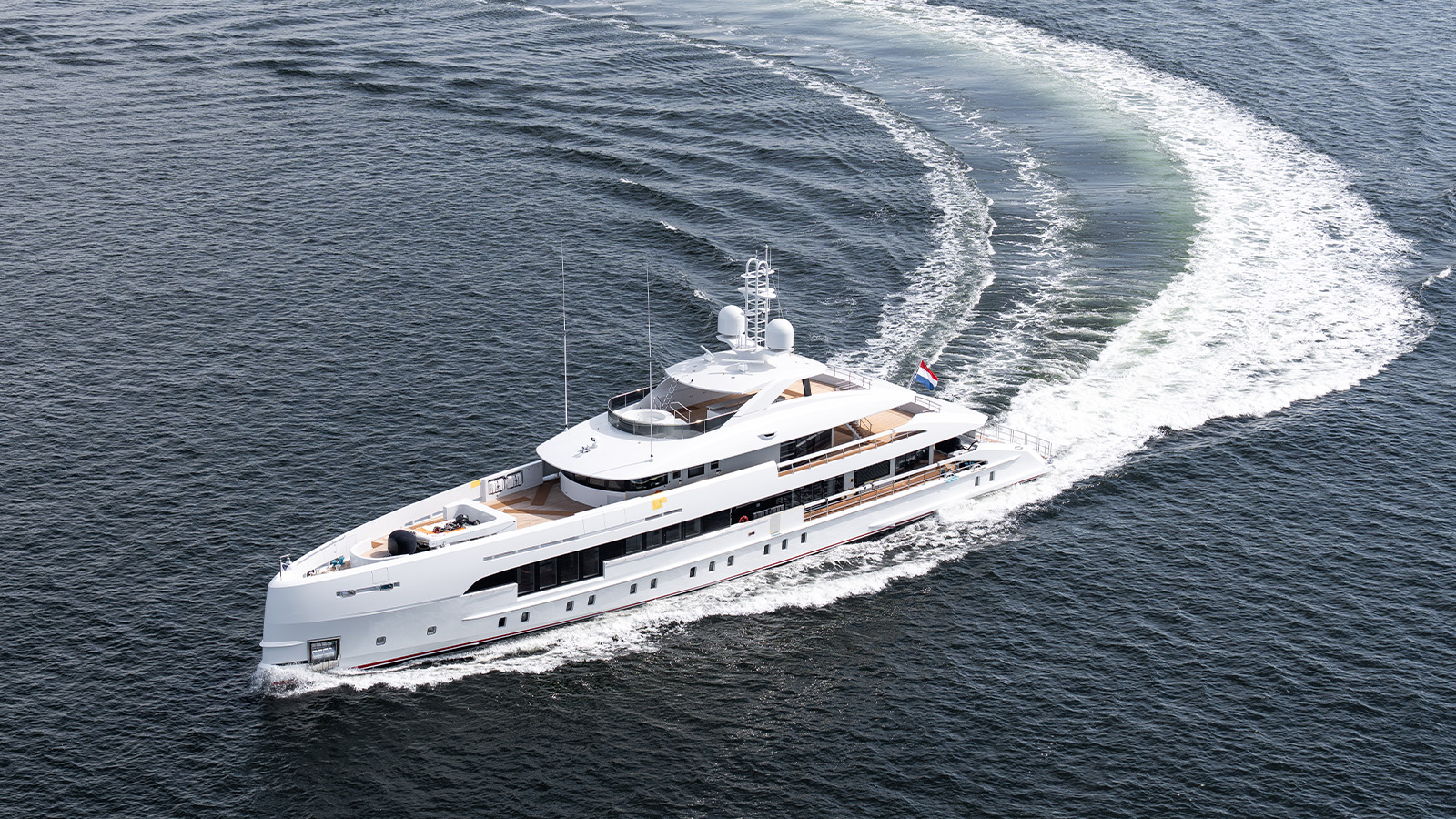Van HR naar hoge holven: Ruths avontuur met het proefvaartteam van Heesen 2